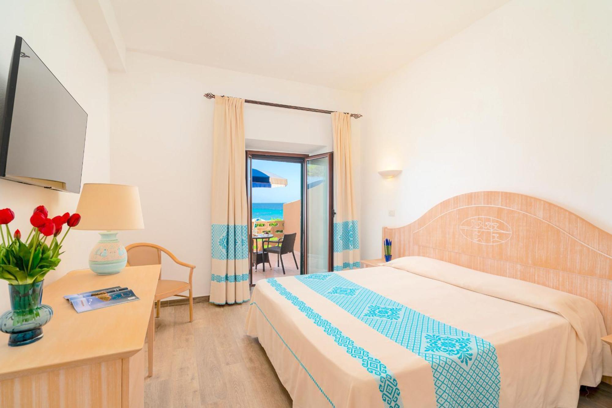 Hotel Dei Pini Fertilia Bagian luar foto