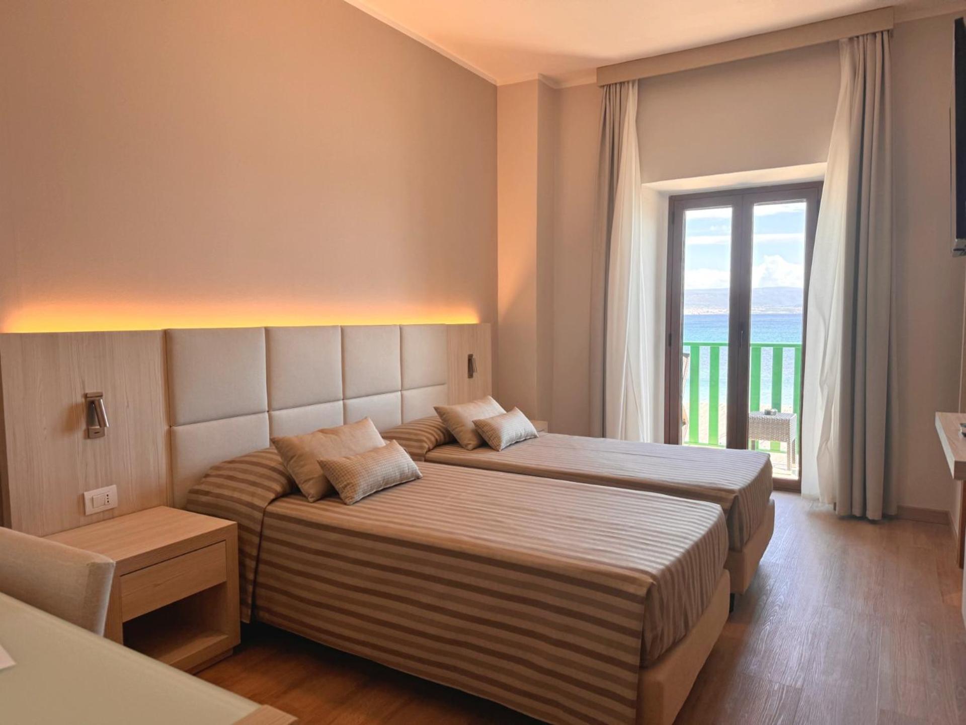 Hotel Dei Pini Fertilia Bagian luar foto
